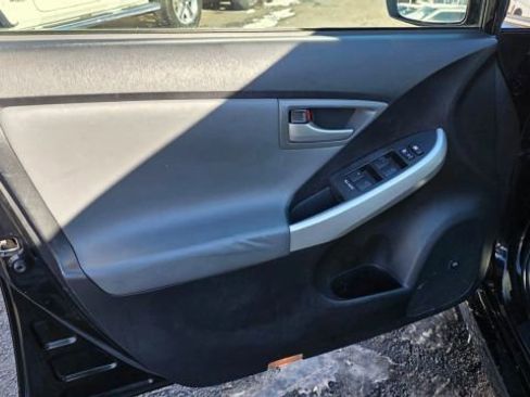 Used 2014 Toyota Prius Four image 11