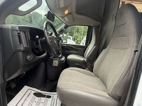 Used 2022 Chevrolet Express 3500 w/ Power Convenience Package RWD image 38