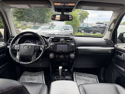 Used 2019 Toyota 4Runner TRD Off-Road Premium AWD/4WD image 19