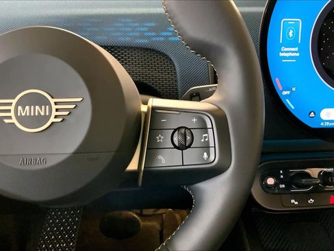 Used 2025 MINI Cooper Countryman SE w/ Comfort Package Max image 24