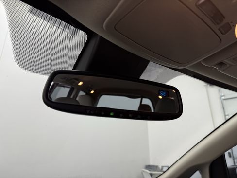 Used 2020 Toyota Sienna XLE FWD image 22