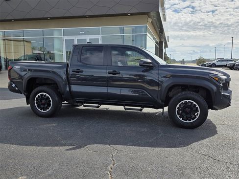 Used 2024 Toyota Tacoma TRD Off-Road image 2