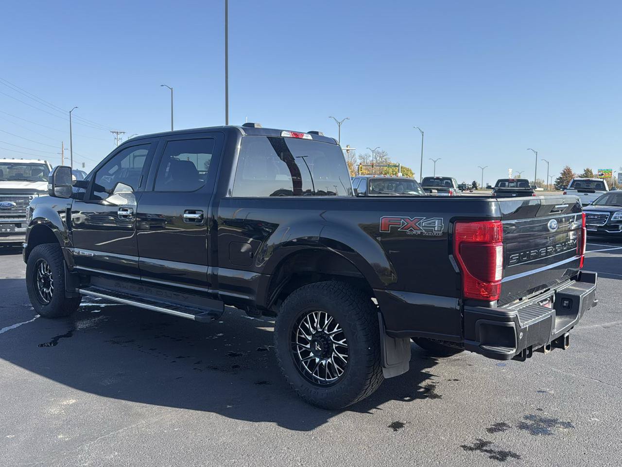 Used 2022 Ford F350 XLT w/ XLT Premium Package AWD/4WD image 3