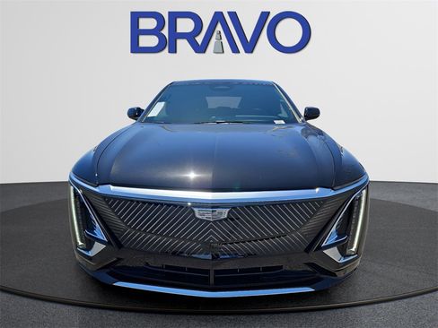 New 2024 Cadillac Lyriq Luxury image 2