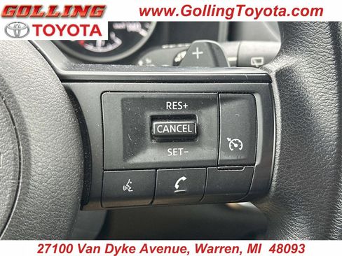 Used 2023 Nissan Rogue S image 23