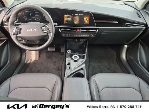 Certified 2025 Kia Niro EX w/ EX Cold Weather Package FWD image 28