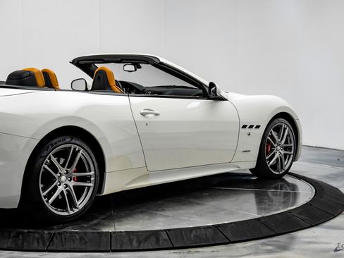 Used 2018 Maserati GranTurismo Sport image 21