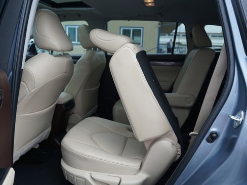 Used 2022 Toyota Highlander Limited image 27