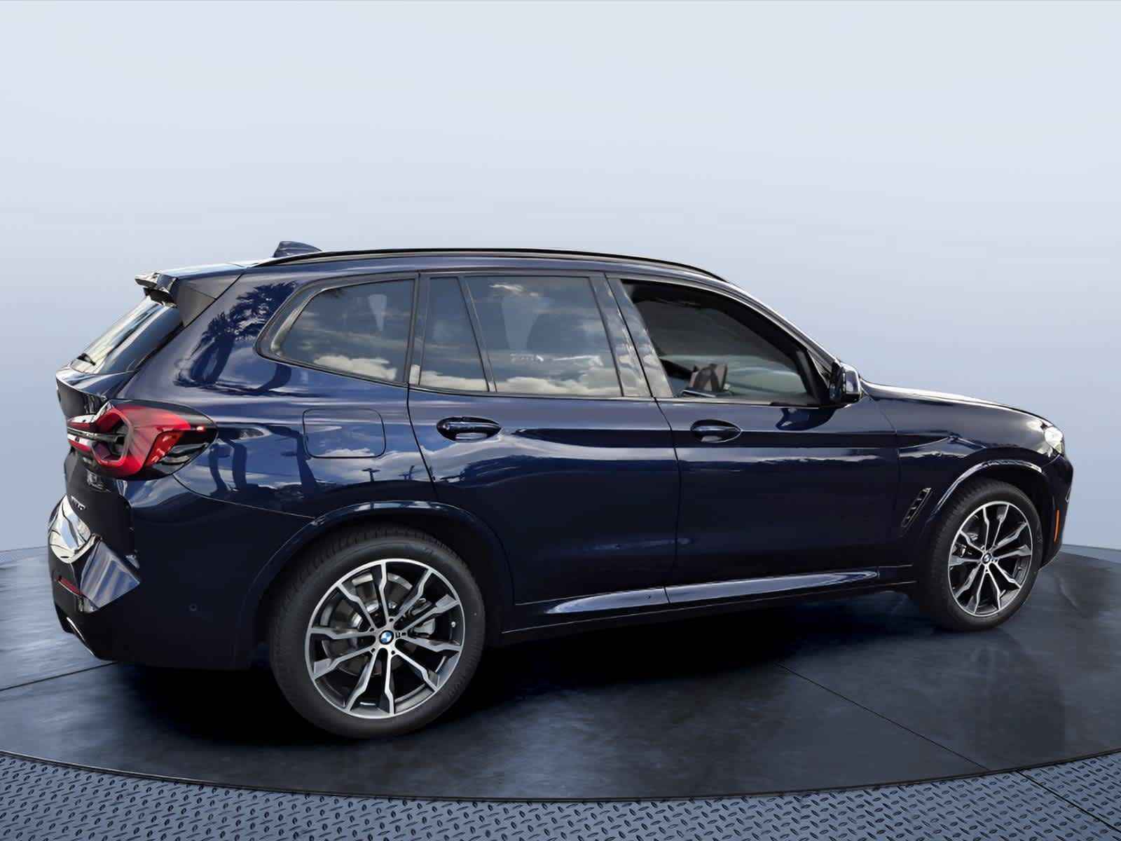 Used 2023 BMW X3 sDrive30i w/ M Sport Package RWD image 3