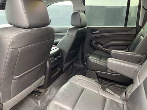 Used 2018 Chevrolet Suburban LT w/ Luxury Package image 9