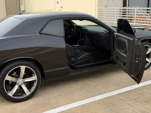 Used 2014 Dodge Challenger R/T RWD image 16
