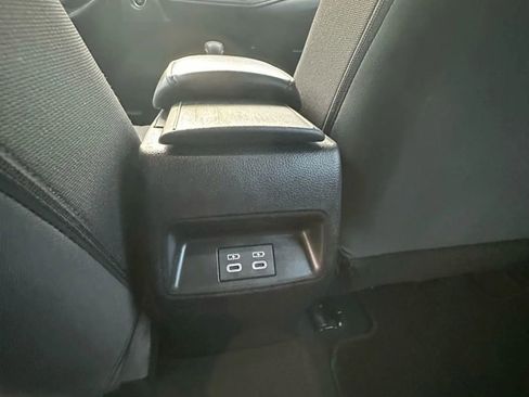 Used 2023 Toyota Corolla SE image 13