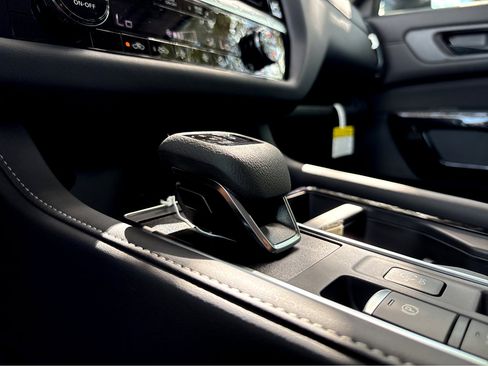 New 2026 Nissan Pathfinder SV image 17