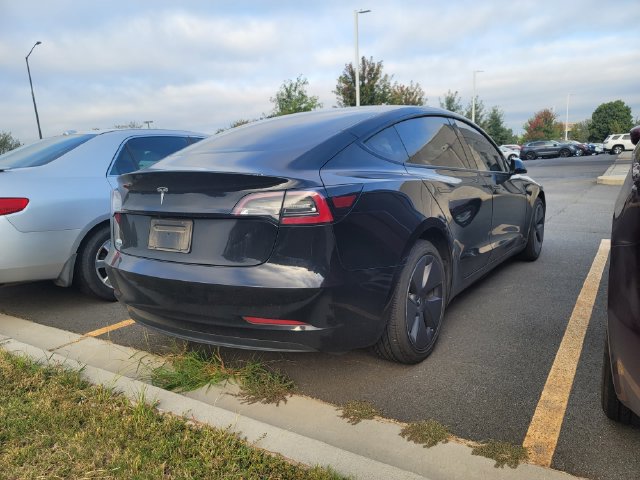 Used 2023 Tesla Model 3 Standard Range RWD image 4