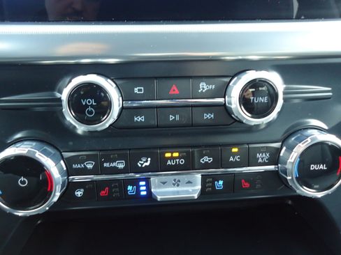 Used 2025 Ford F150 Lariat w/ Bed Utility Package AWD/4WD image 23