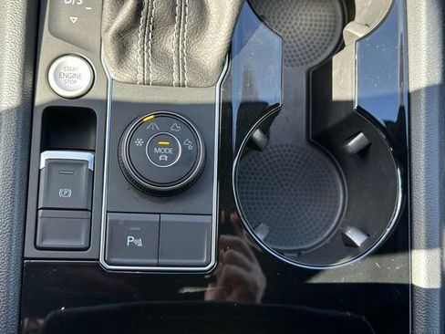 Used 2023 Volkswagen Atlas Cross Sport SE image 22