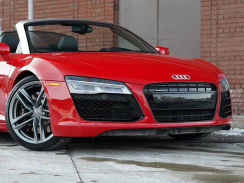 Used 2014 Audi R8 V10 w/ Full Leather Package image 33