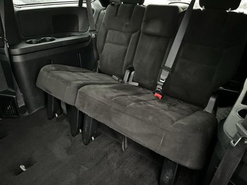 Used 2016 Dodge Grand Caravan SE FWD image 23