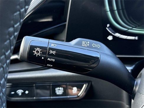 Used 2023 Kia Niro EX image 26