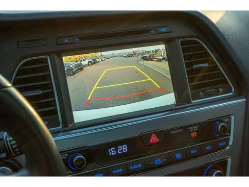 Used 2016 Hyundai Sonata Limited w/ Option Group 02 image 22