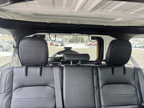 Used 2023 Jeep Wrangler Unlimited Sahara image 9