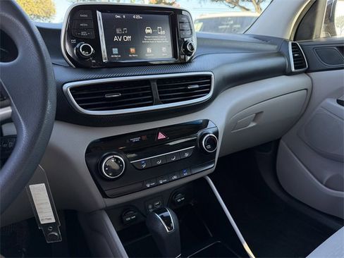 Used 2021 Hyundai Tucson SE image 14