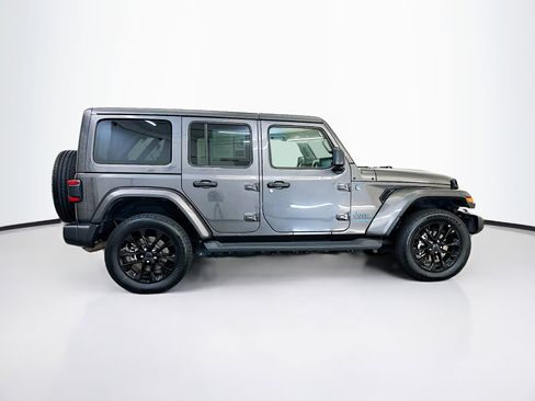 Used 2025 Jeep Wrangler Sahara image 10