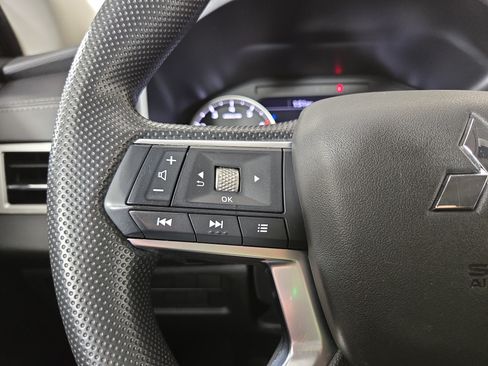 Used 2024 Mitsubishi Outlander ES AWD/4WD image 17