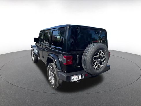 Used 2025 Jeep Wrangler Sahara AWD/4WD image 11