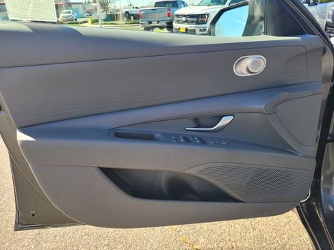 Used 2024 Hyundai Elantra SEL image 18