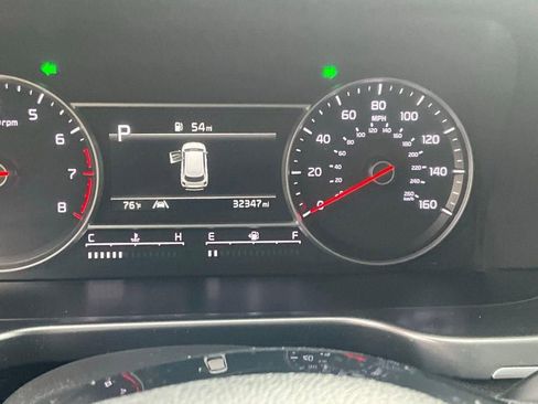 Used 2023 Kia Sorento LX image 11