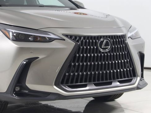 Used 2022 Lexus NX 350h h Premium AWD image 37