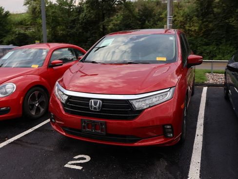 Used 2023 Honda Odyssey Touring image 3