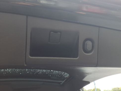 Used 2019 Chevrolet Suburban Premier image 15