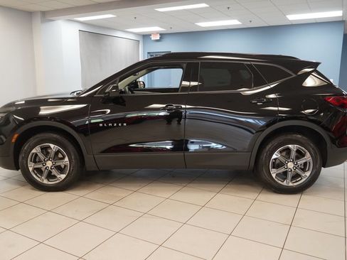 Used 2024 Chevrolet Blazer LT w/ Convenience Package FWD image 2