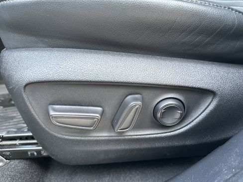 Used 2023 Toyota Highlander XSE image 19