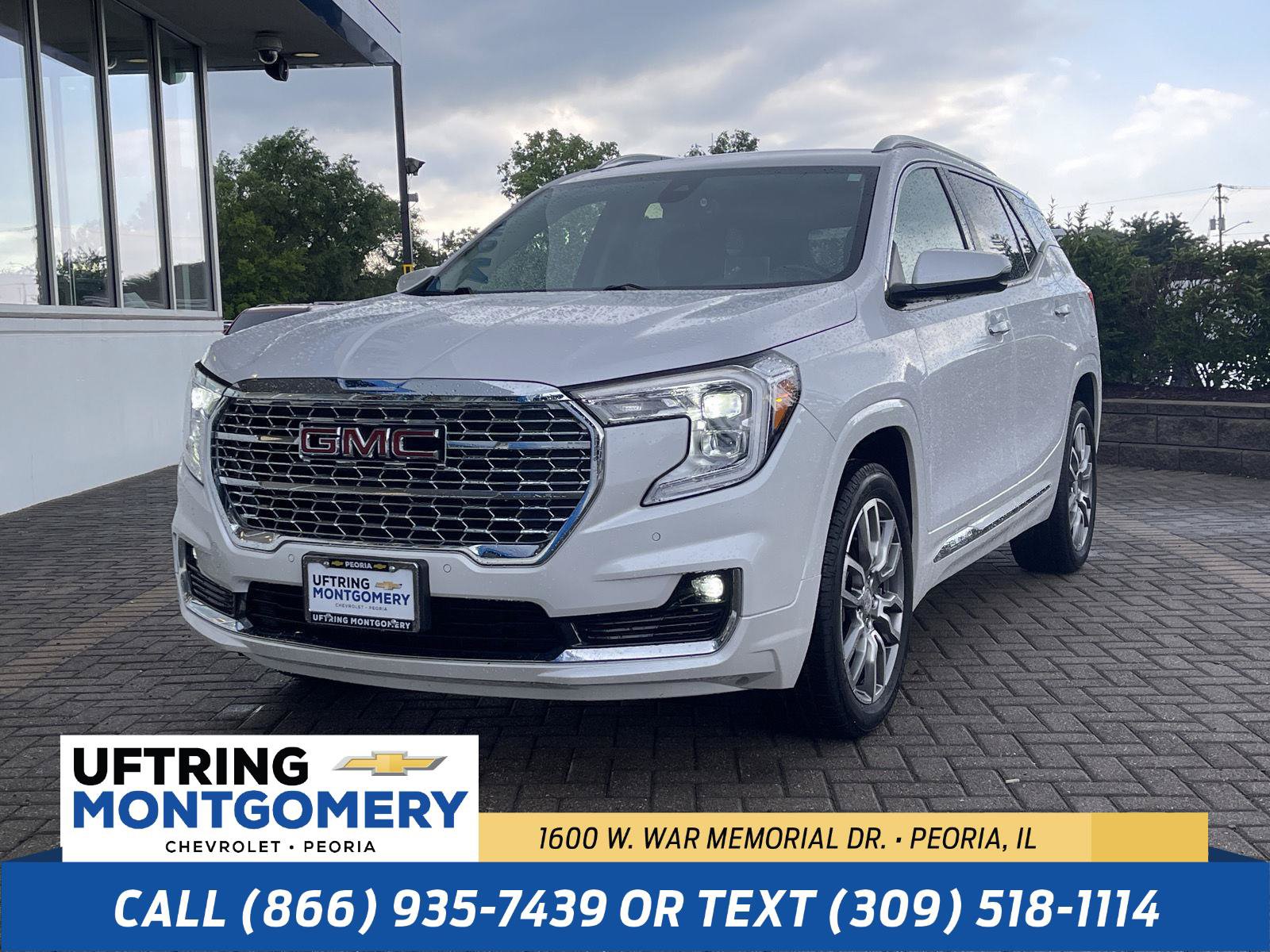 Used 2023 GMC Terrain Denali AWD/4WD image 1