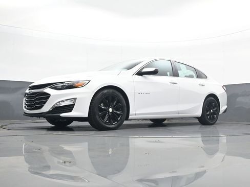 Used 2020 Chevrolet Malibu LT FWD image 21