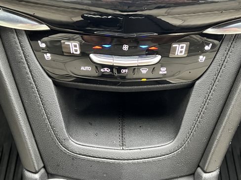 Used 2023 Cadillac XT6 Sport w/ Technology Package image 35