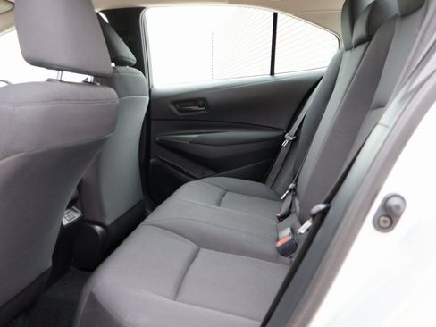 Used 2025 Toyota Corolla LE image 17