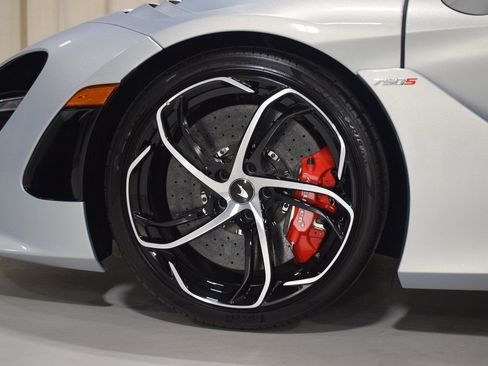 New 2025 McLaren 750S Spider image 7