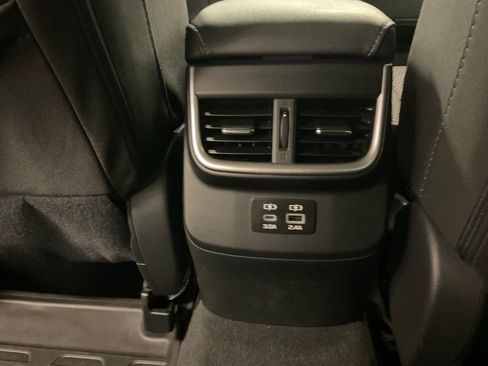 Used 2025 Subaru Outback Premium AWD/4WD image 37