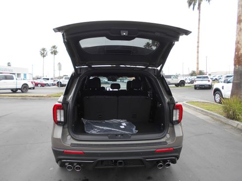 New 2026 Ford Explorer ST w/ Sun And Sound Package image 27