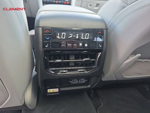 Used 2022 Jeep Grand Cherokee Overland w/ Advanced Protech Group III AWD/4WD image 19