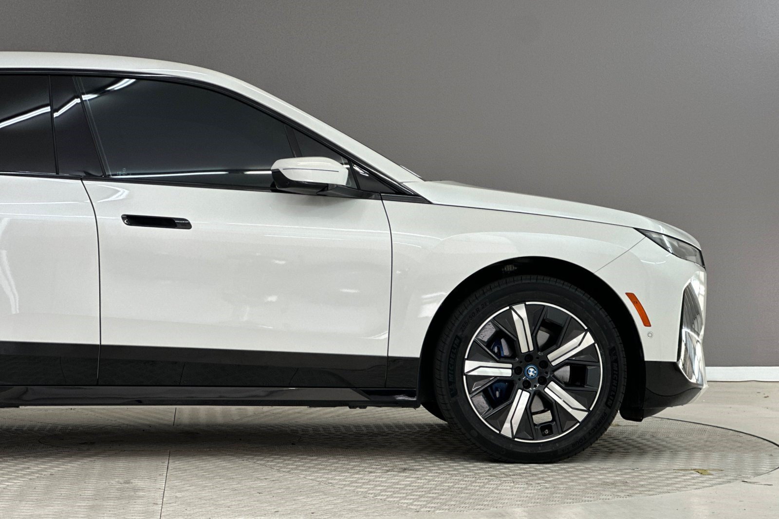 Certified 2024 BMW iX xDrive50 w/ Premium Package AWD/4WD image 36