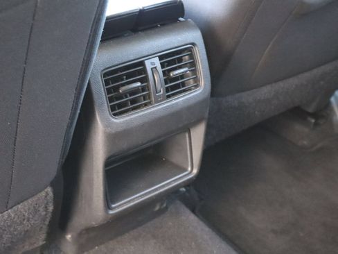 Used 2024 Nissan Rogue S AWD/4WD image 18