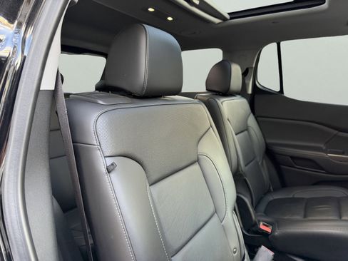 Used 2021 GMC Acadia SLT w/ Premium Package image 40