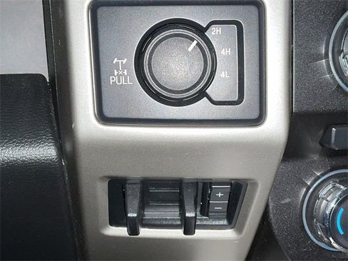 Used 2018 Ford F250 Lariat w/ Chrome Package image 23