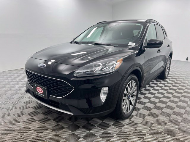 Used 2022 Ford Escape Titanium w/ Class II Trailer Tow Package AWD/4WD image 2