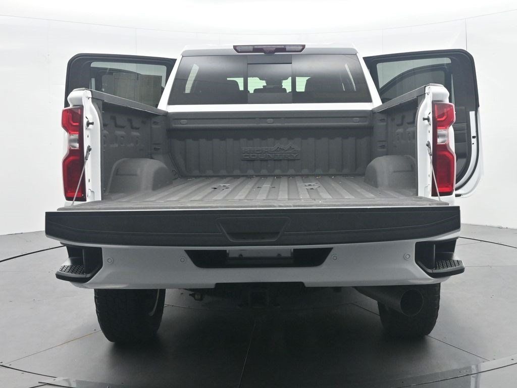Used 2024 Chevrolet Silverado 2500 High Country w/ High Country Premium Package AWD/4WD image 45